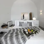 Elegant Santorini House 3 Bedroom Caldera View-outdoor Hot