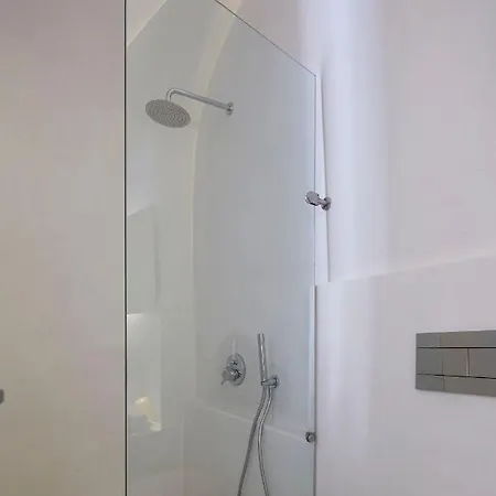 Elegant Santorini House 3 Bedroom Villa Caldera View-Hottub Tholos (Santorini)