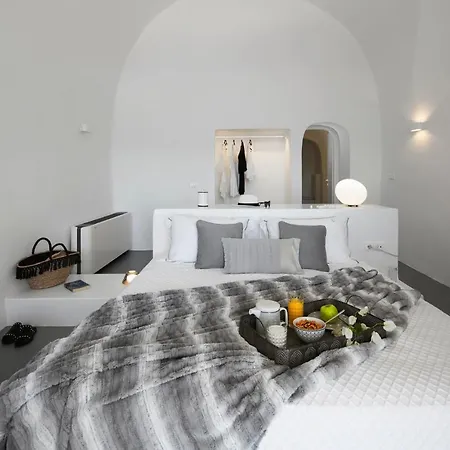 Elegant Santorini House 3 Bedroom Villa Caldera View-Hottub