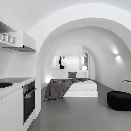 Elegant Santorini House 3 Bedroom Villa Caldera View-Hottub Tholos (Santorini)