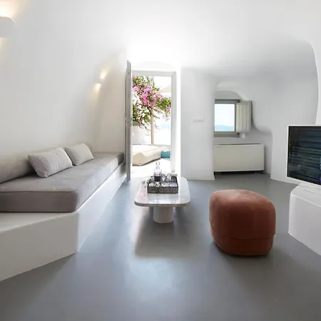 Elegant Santorini House 3 Bedroom Caldera View-hottub Tholos (Santorini)