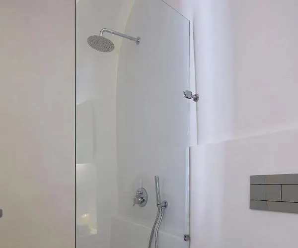 Elegant Santorini House 3 Bedroom Caldera View-outdoor Hot Tholos (Santorini)