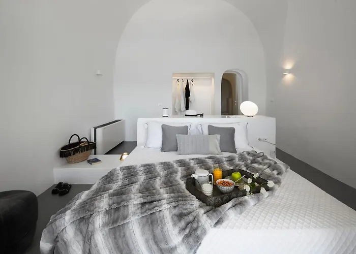 Elegant Santorini House 3 Bedroom Caldera View-outdoor Hot