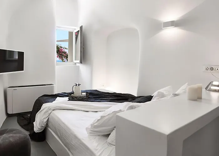 Elegant Santorini House 3 Bedroom Caldera View-outdoor Hot Villa *