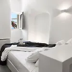 Elegant Santorini House 3 Bedroom Caldera View-outdoor Hot Villa *