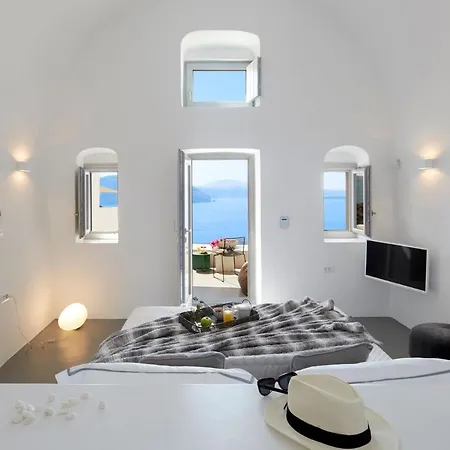 Elegant Santorini House 3 Bedroom Caldera View-outdoor Hot Villa Tholos (Santorini)